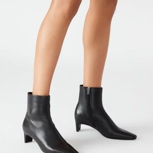 Steven Madden  Black Ankle Boots size 9